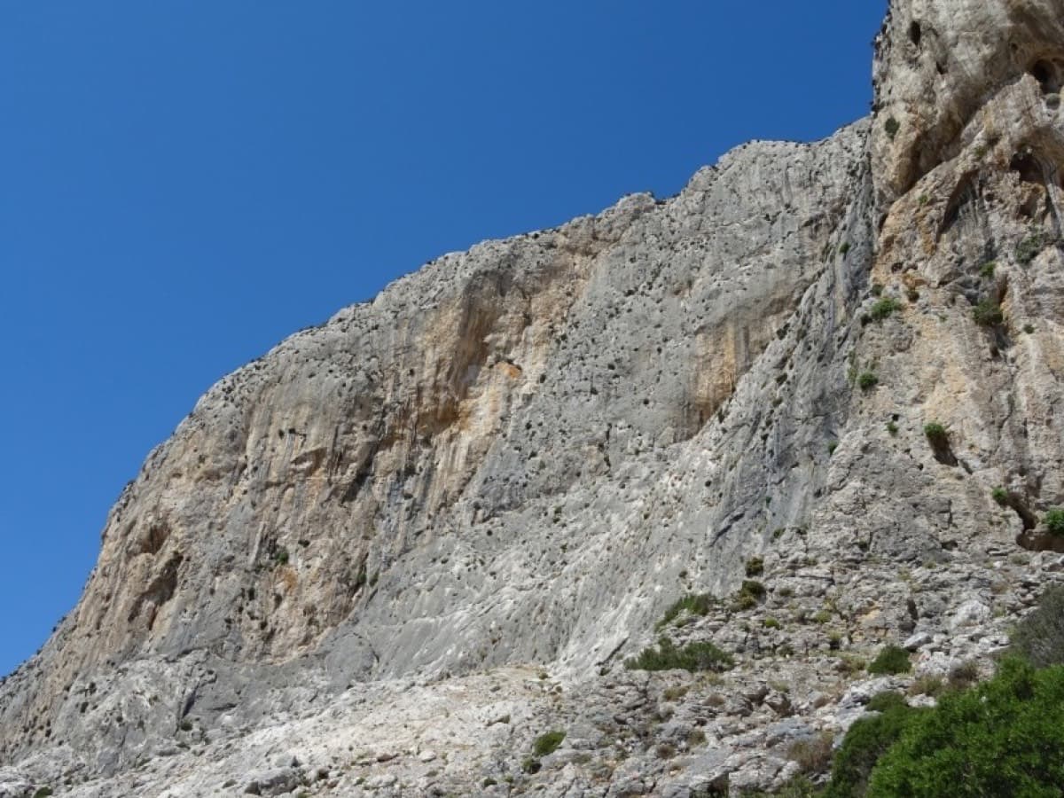 The Ocean Dream wall seen from below (May 2018). Abert Project starts at the far left end of the sector.