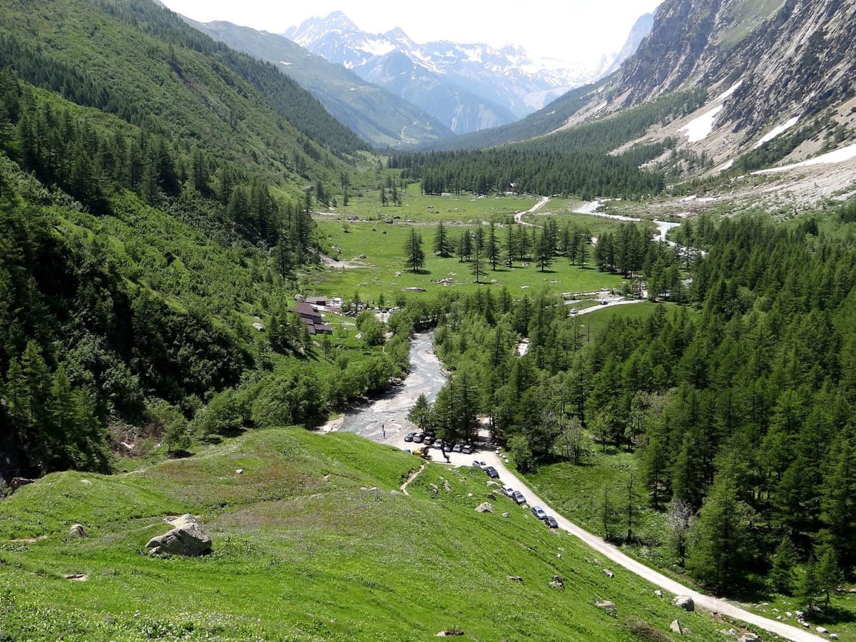 Arnouva at the head of Val Ferret: cars parked at the road end beside the torrent (July 2013).