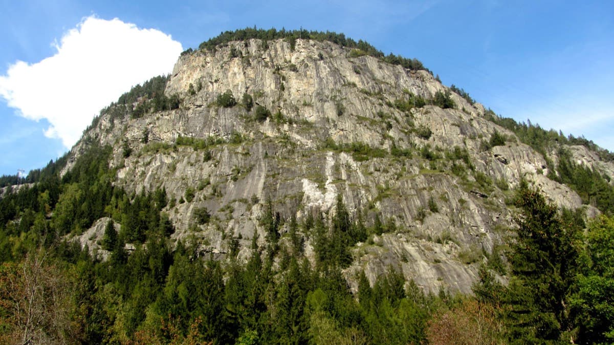 The Barberine cliff seen from the valley.
