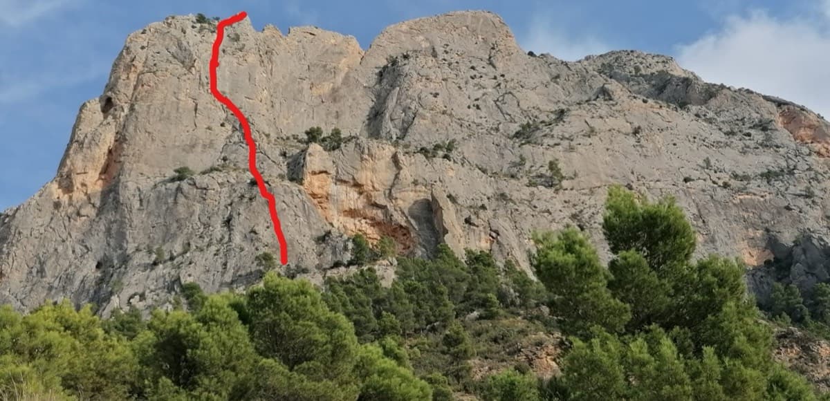 The line of Chica Sputnik on the Cabeçó d'Or above Busot.