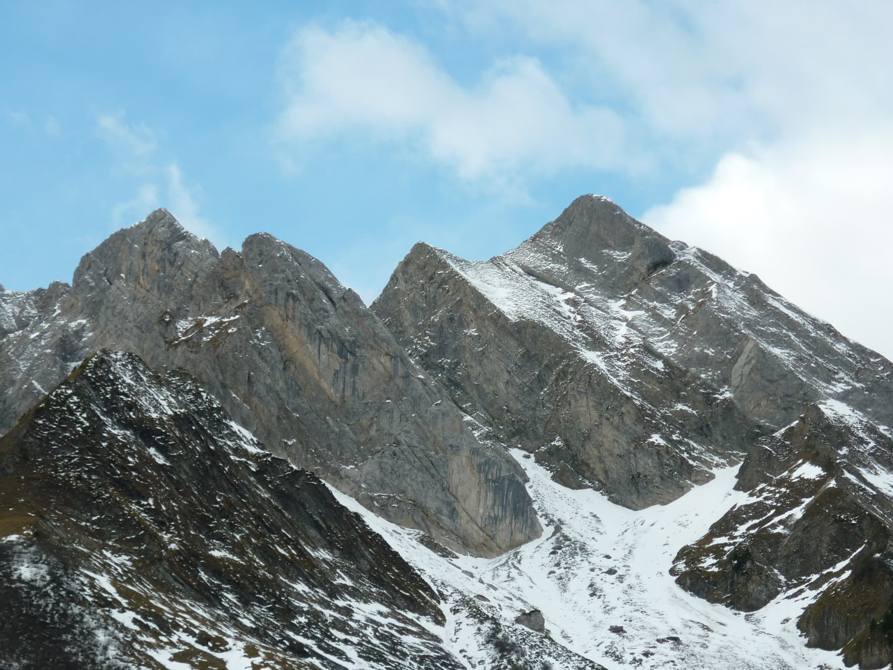 The Pointes de la Blonnière under early snow, with the foot of the Arête à Marion, photographed from the Col des Aravis side.
