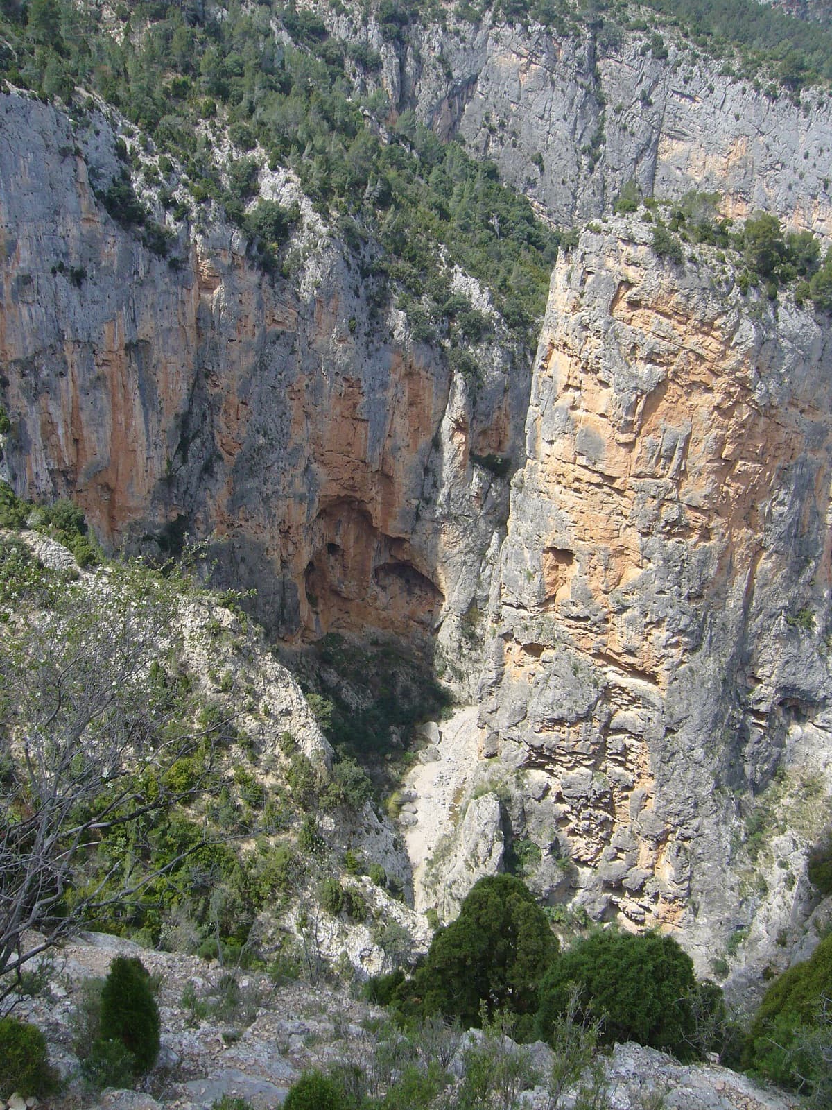 Orange limestone pillars in the gorge country around Montanejos, seen from the Senda de la Bojera footpath.