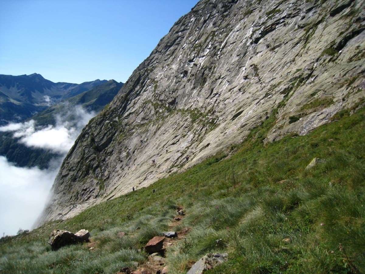 East face of the Dent d'Orlu (lower part), seen from the approach path