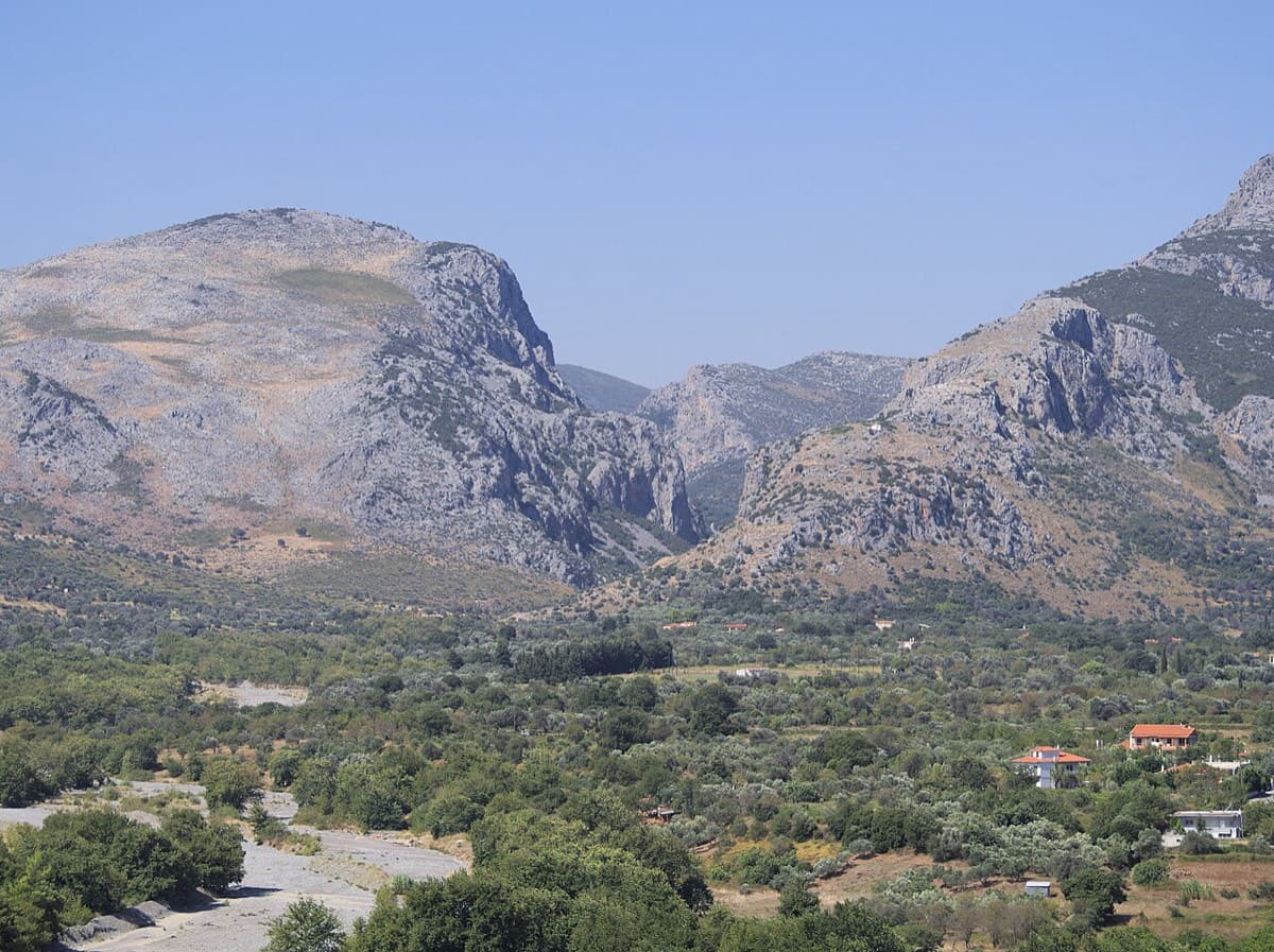 The Manikiatis gorge at Manikia, Evia, seen from Ano Monodry
