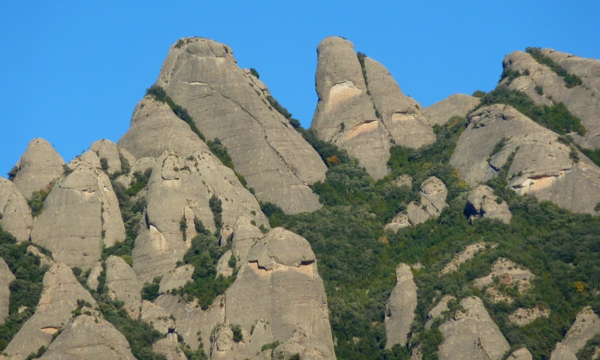 Gorra Frígia and Magdalena Superior, south-west faces, Montserrat