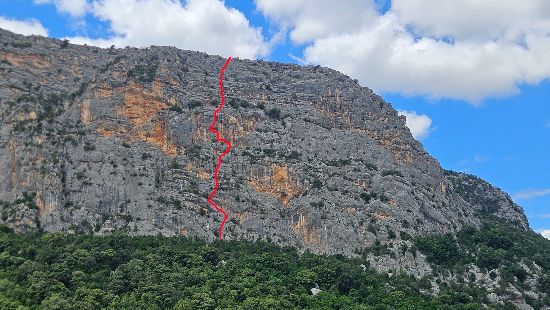 The east face of Monte Oddeu with the approximate line of L'Imbrago... Bello Stretto