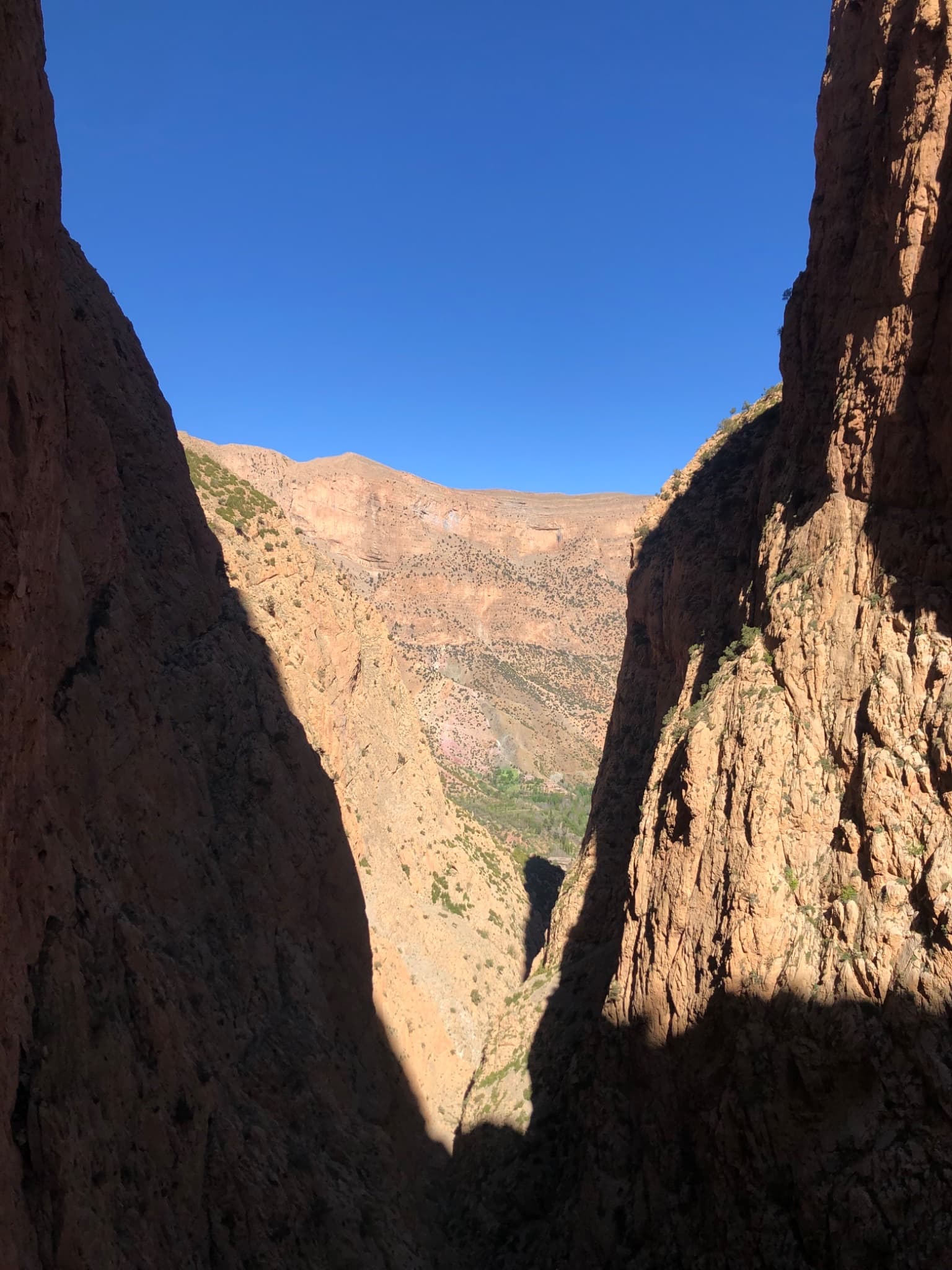 The canyon between the Timrazine and the Taoujdad, which you follow to reach the foot of Canyon Apache