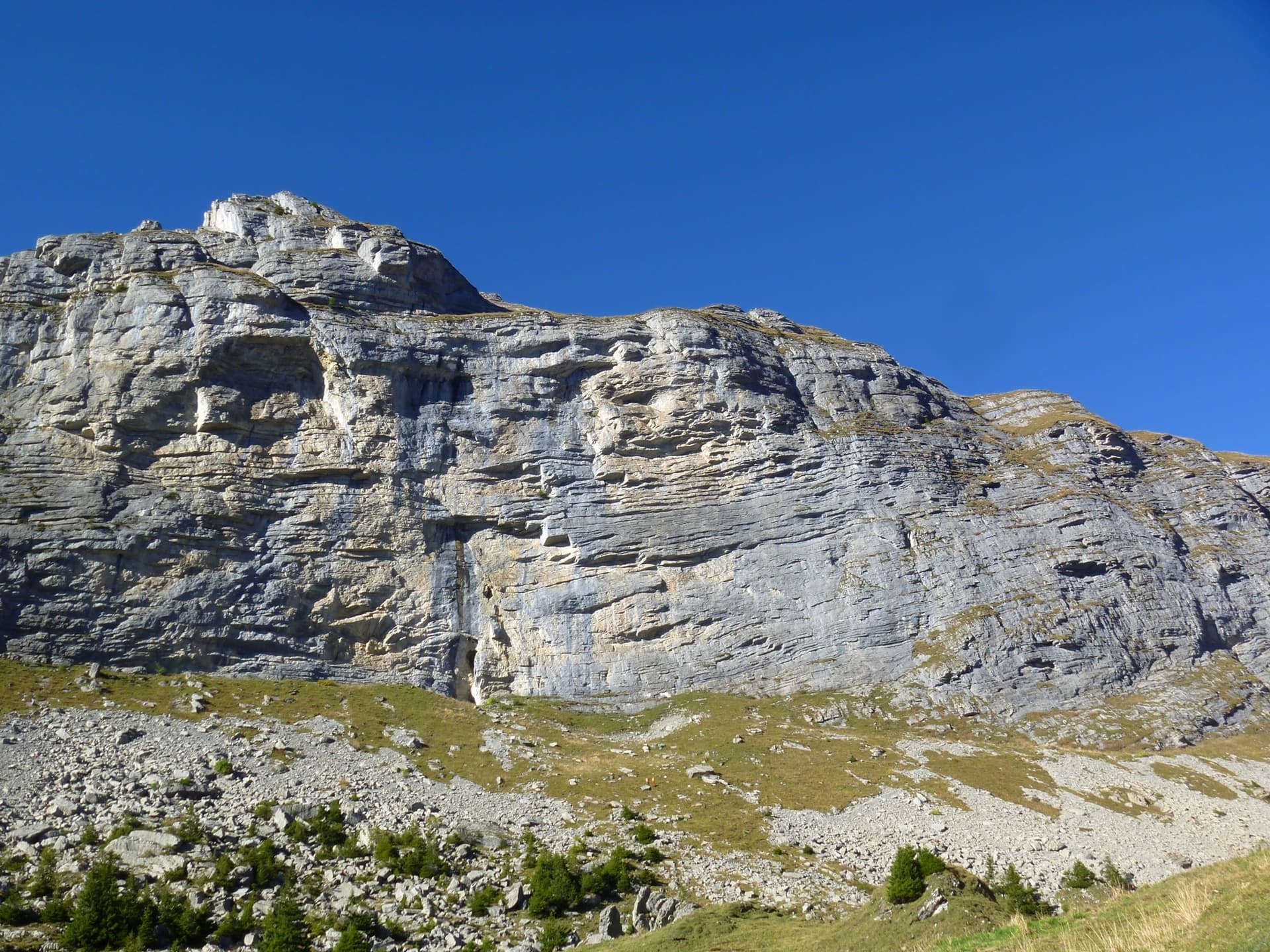 The Hintisberg wall seen from the alp below, on the day of an ascent of Schöne Aussichten