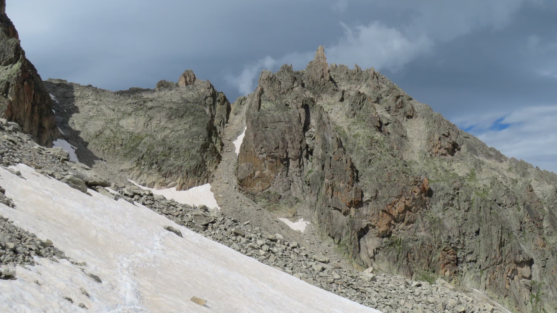 The Aiguille de la Cabane above the Orny hut path: the lower spur, the ledge and the summit bastion
