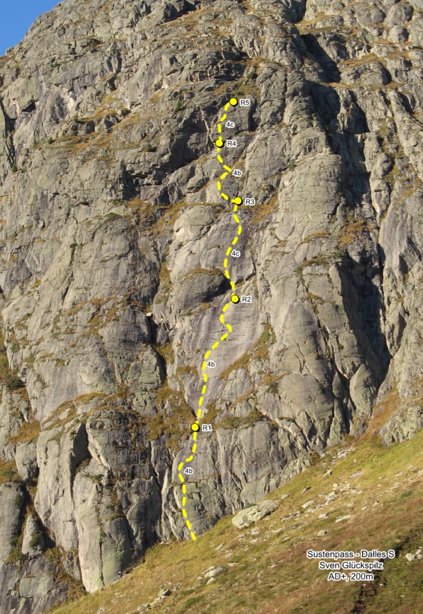 Photo-topo of Sven Glückspilz on the right side of the Platten, with the five belays marked
