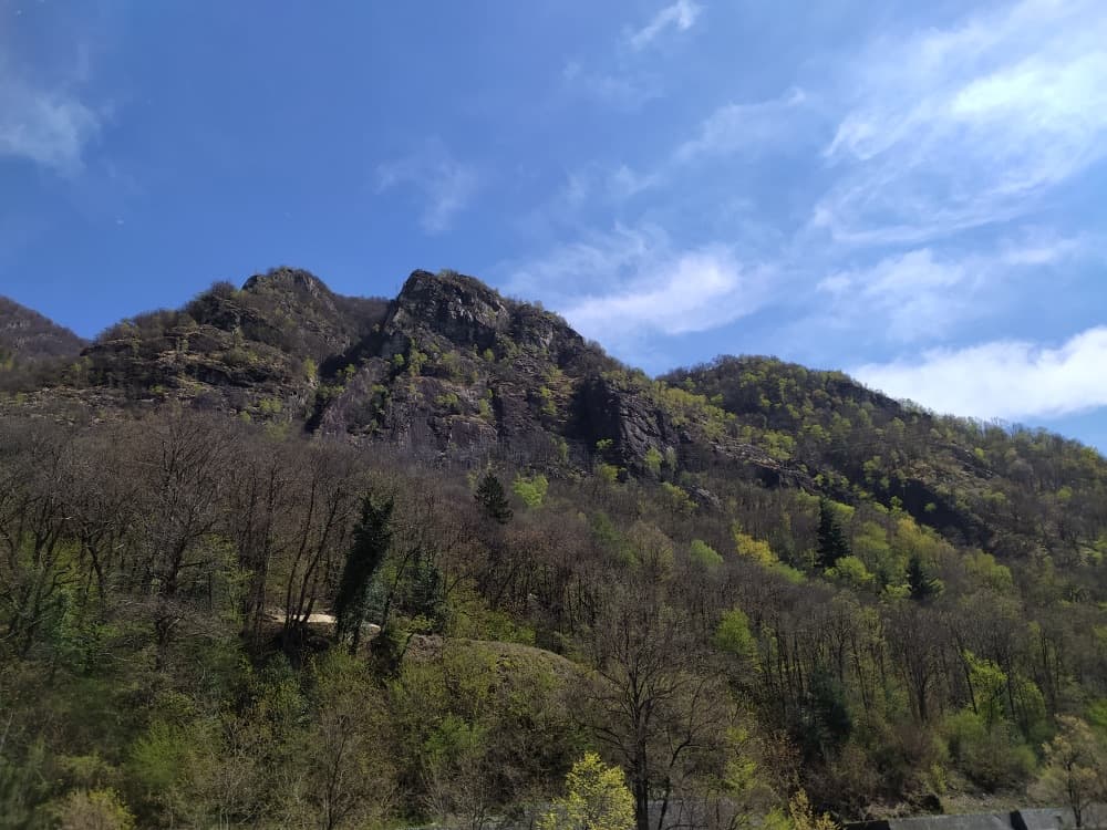 The right-hand spur of the Speroni di Ponte Brolla seen from the valley