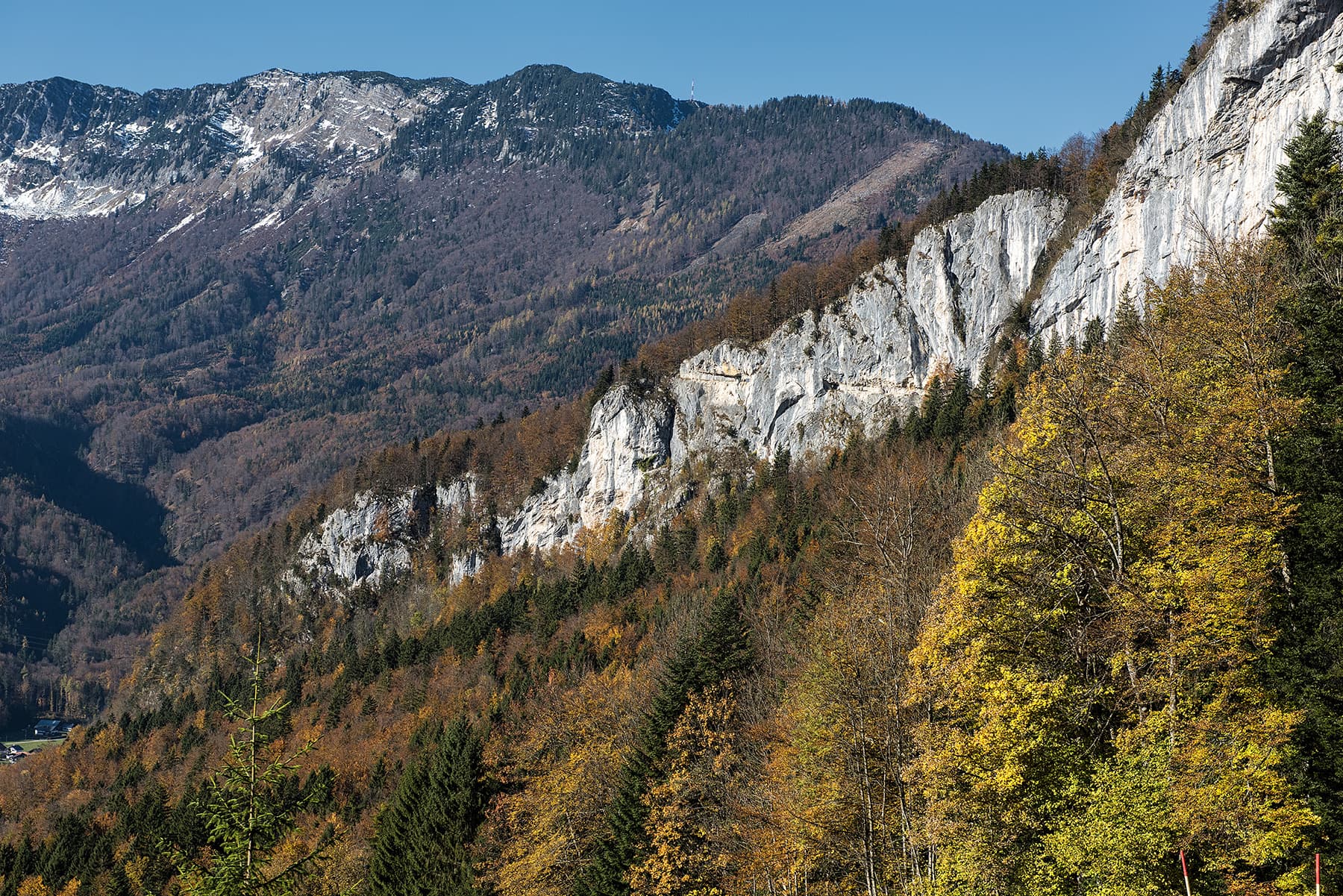 The Ewige Wand above Bad Goisern, seen along the cliff in autumn