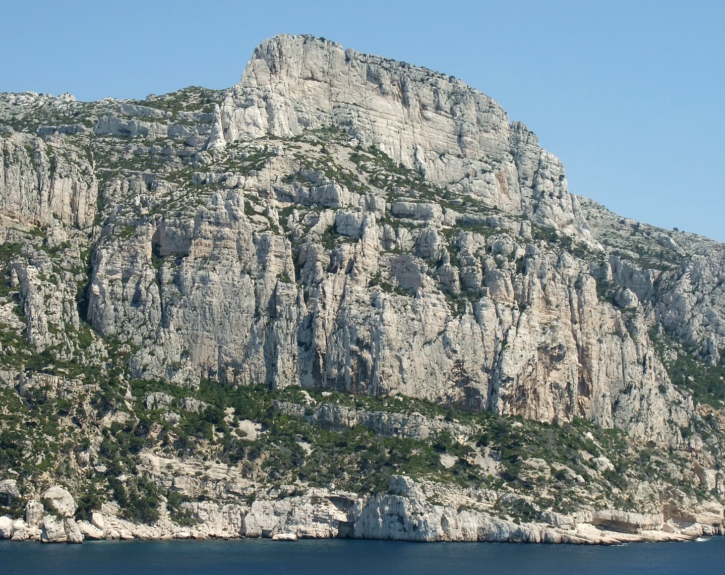 The Grande Candelle and, below it, the wall of the Socle seen from the sea