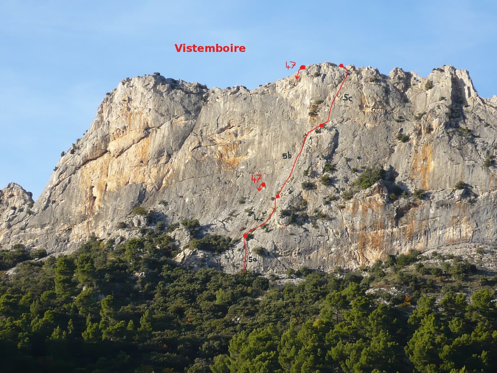 Vistemboir drawn on the south face of the Chaîne du Clapis, with pitch grades and the abseil line