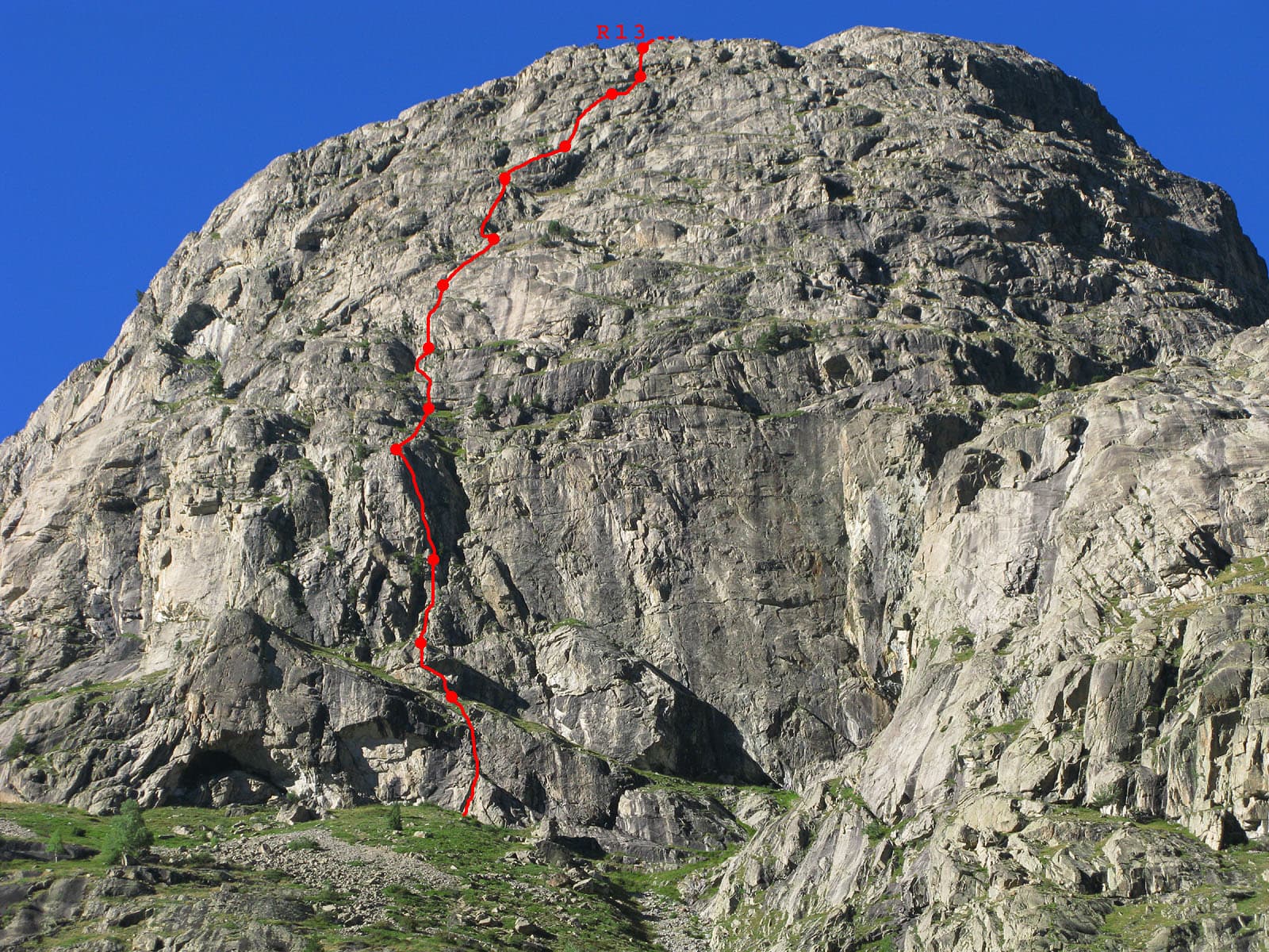 Du V à tire-larigot marked in red on the south face of the Tête de la Maye