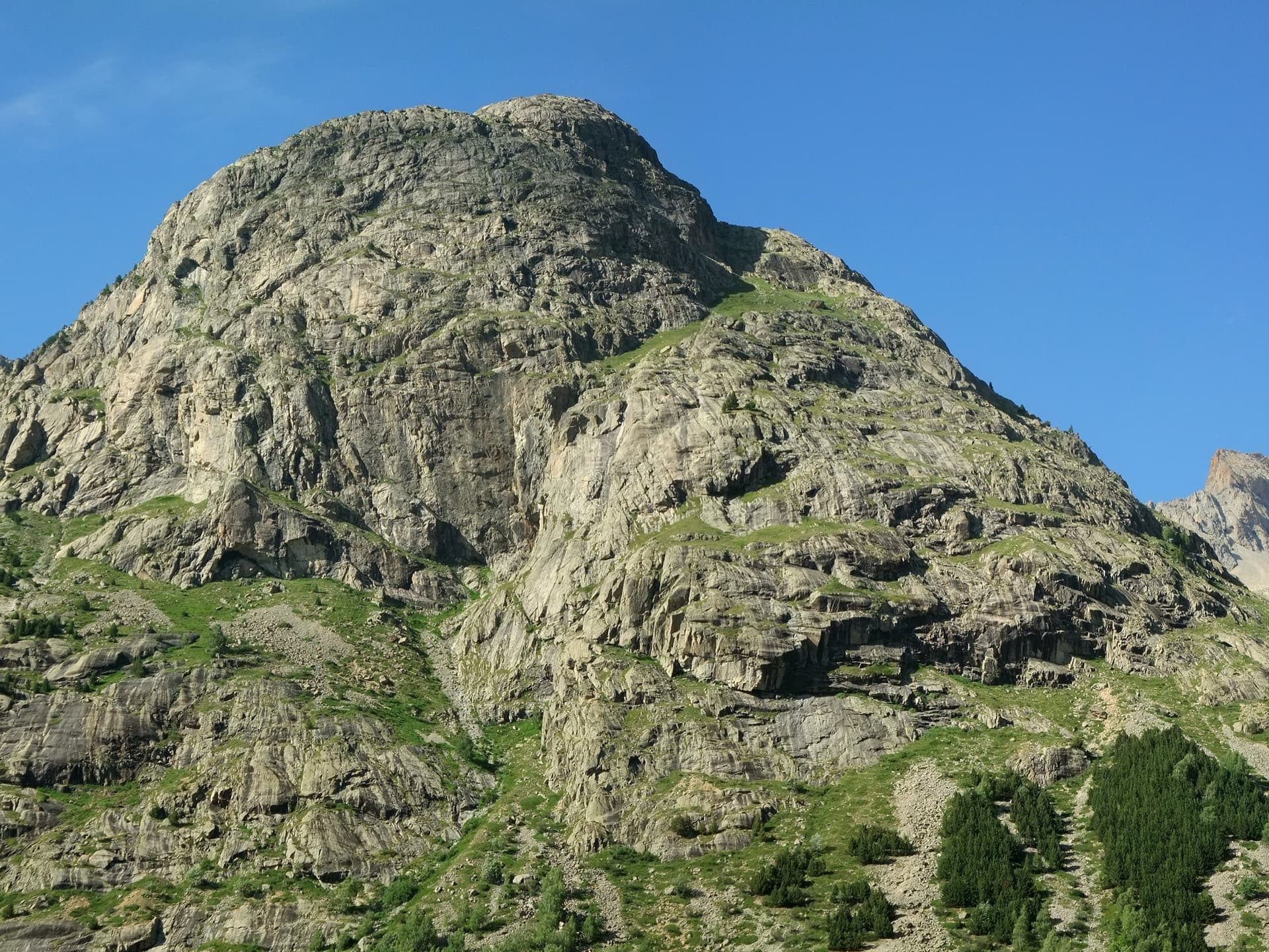 The south face of the Tête de la Maye above La Bérarde