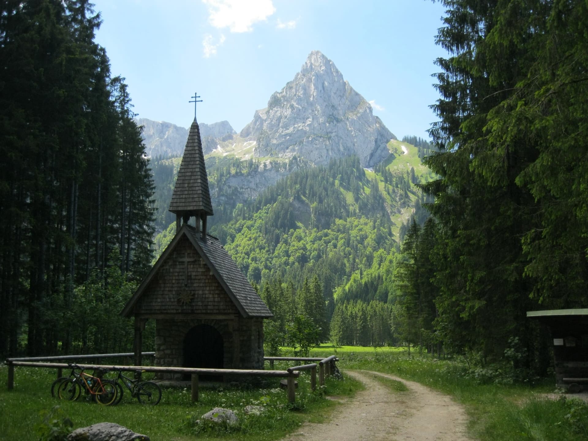 The Geiselstein from the Wankerfleck chapel, where the approach starts; the south face is on the far side