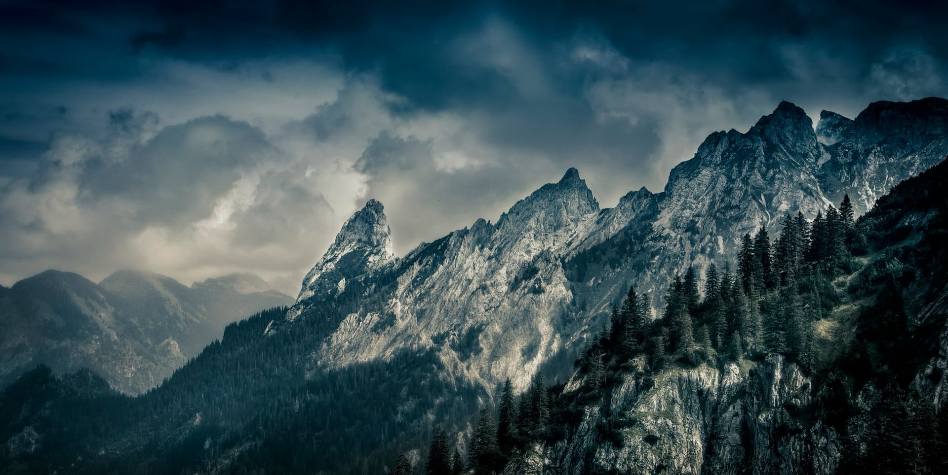 The Geiselstein and Gabelschrofen in the Ammergebirge nature reserve