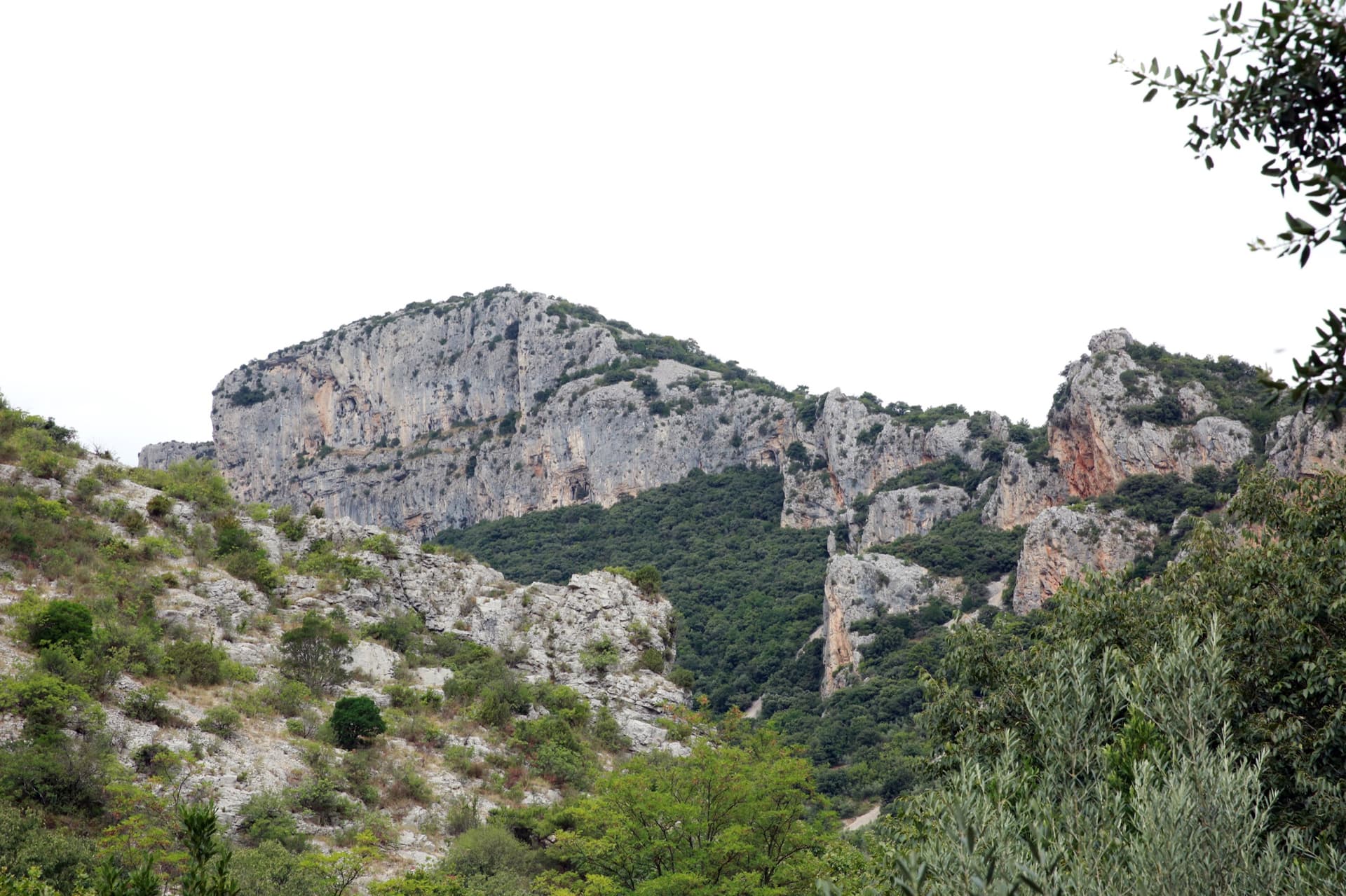 The Cirque du Bout du Monde above Saint-Guilhem-le-Désert, where Paradis Perdus climbs (the route is not marked)