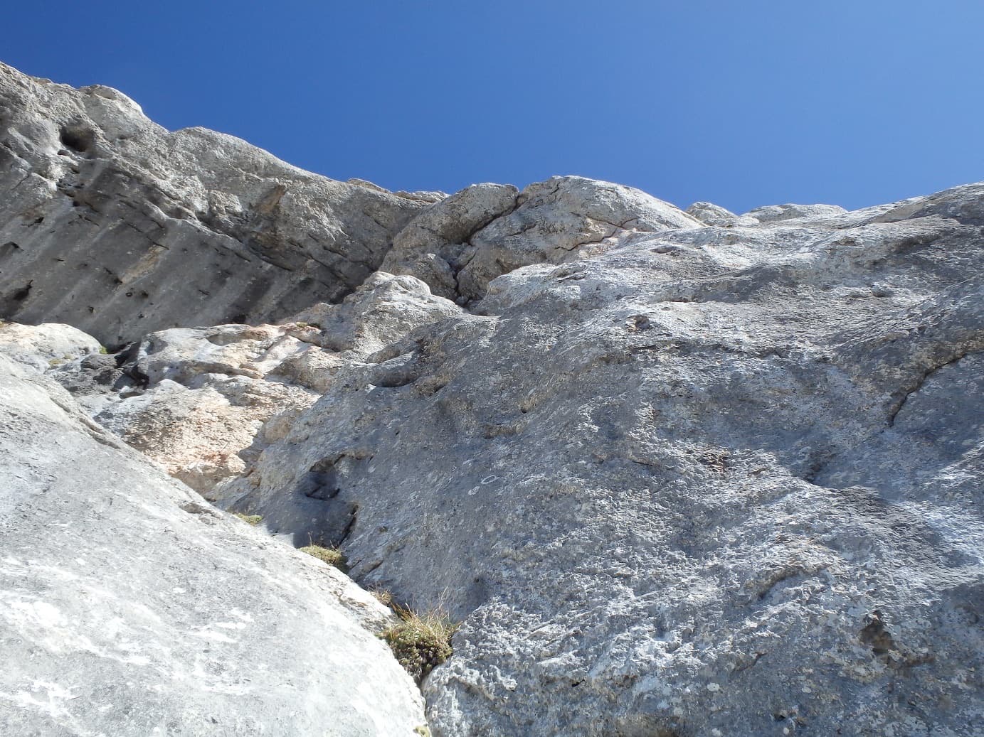 The final 6c crack of Une seconde, la vie on the Dent de Crolles